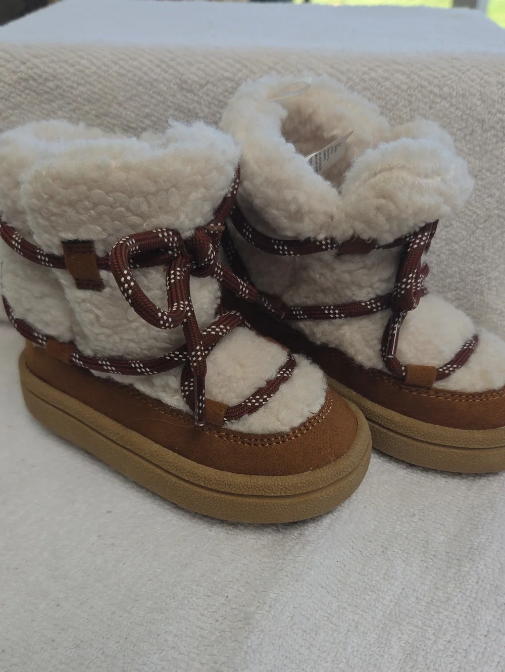 Old Navy Neutral Cream Sherpa Alpine Boot Sz 5